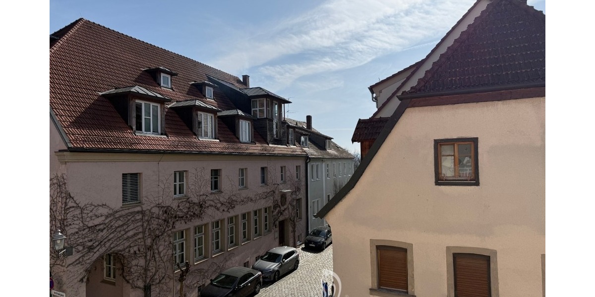 Renovierte 2,5-Zimmer-Wohnung mit Balkon, zentral und ruhig - Etagenwohnung Haßfurt | Angebot:25542190