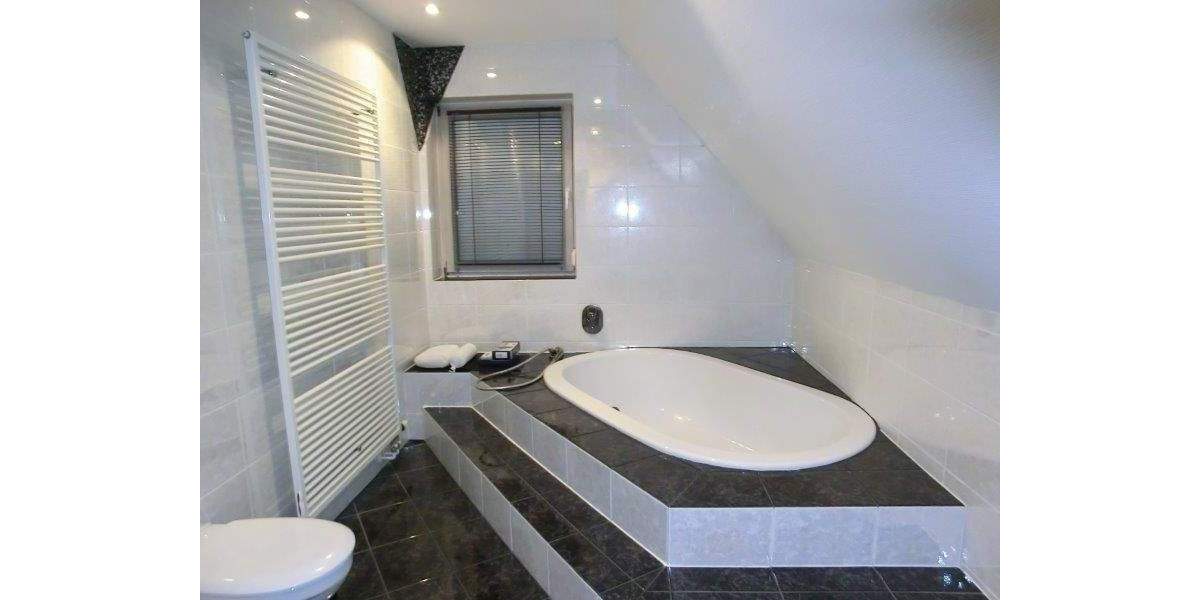 Einfamilienhaus Grettstadt Obereuerheim - 1 Zimmer, 280 m&sup2;, 550.000&euro; | Angebot:25726875