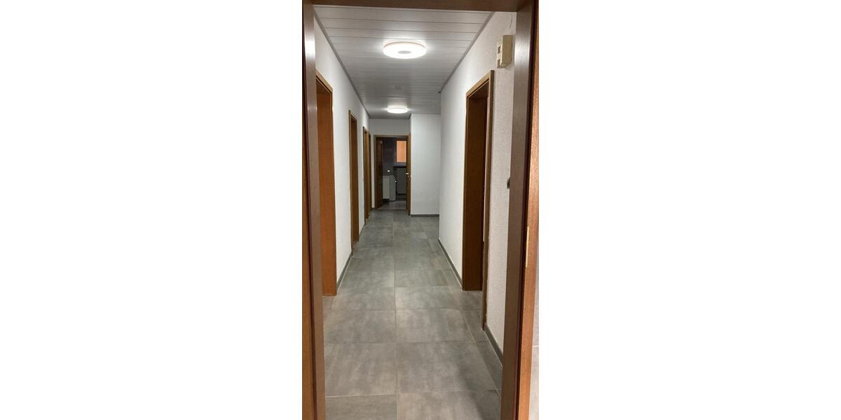 Erdgeschoßwohnung Sulzfeld - 4 Zimmer, 120 m&sup2;, 950&euro; | Angebot:25229438