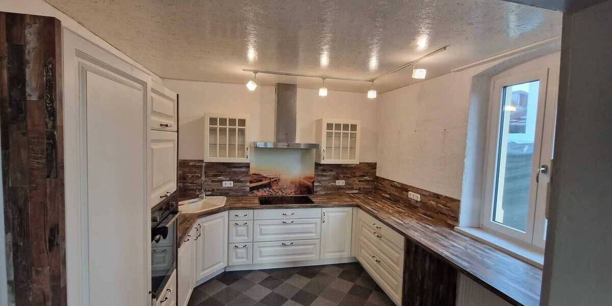 Einfamilienhaus Niederwerrn - 6 Zimmer, 129 m&sup2;, 250.000&euro; | Angebot:25664866