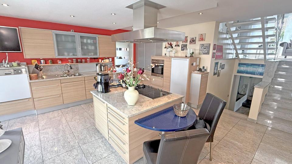 Einfamilienhaus Geldersheim - 7.5 Zimmer, 215 m&sup2;, 690.000&euro; | Angebot:25404539