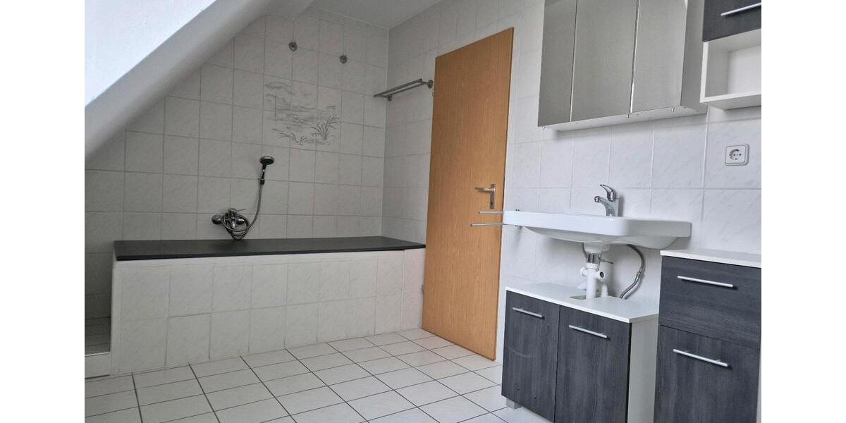 Mehrfamilienhaus, Wohnhaus Elfershausen - 5 Zimmer, 124 m&sup2;, 189.000&euro; | Angebot:24849046