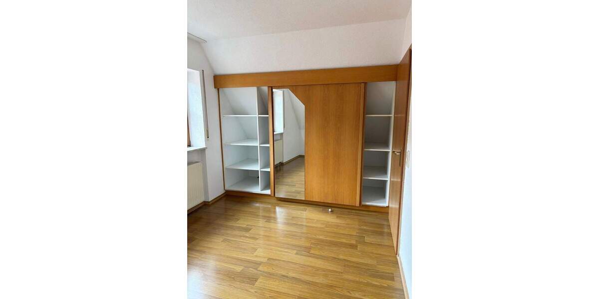 Etagenwohnung Dettelbach - 3 Zimmer, 98 m&sup2;, 870&euro; | Angebot:26082914