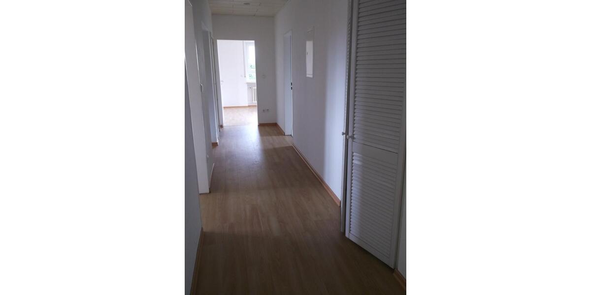 Etagenwohnung Niederwerrn - 3 Zimmer, 118 m&sup2;, 875&euro; | Angebot:25491560