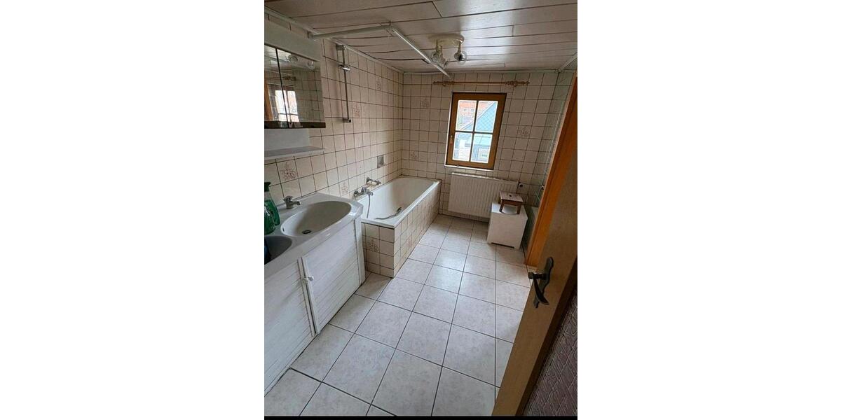 Einfamilienhaus Sulzfeld - 10 Zimmer, 209 m&sup2;, 205.000&euro; | Angebot:23431179