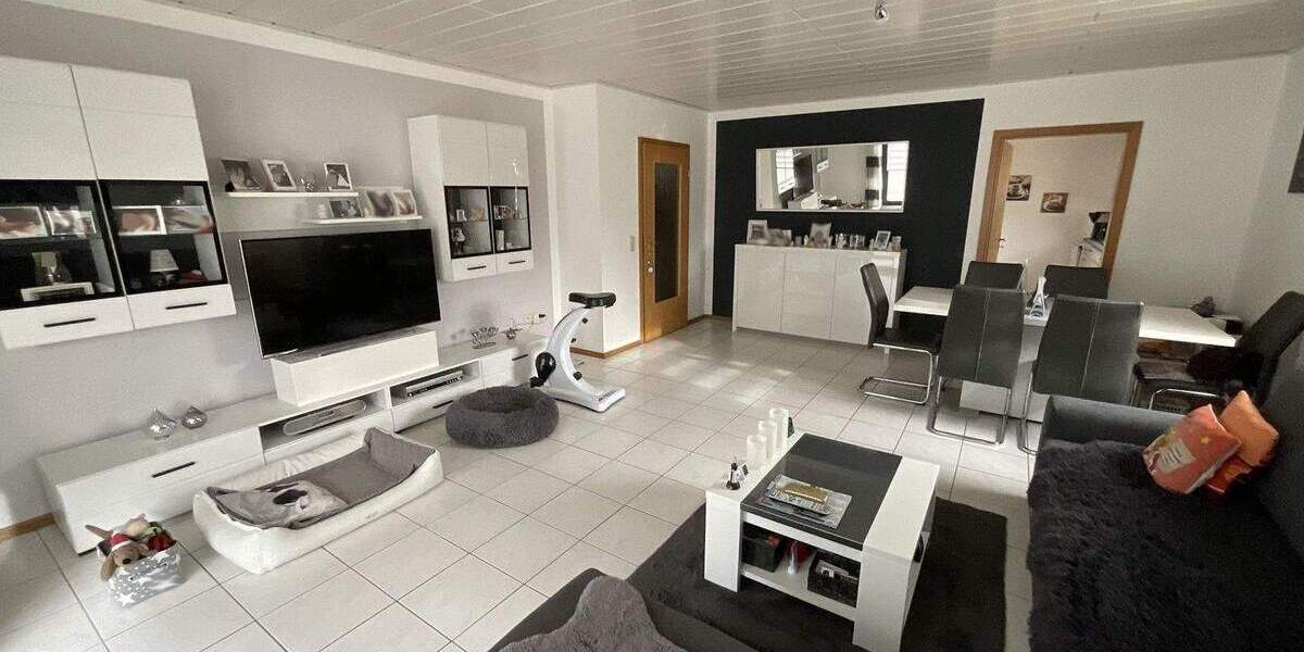 Mehrfamilienhaus, Wohnhaus Fuchsstadt - 8 Zimmer, 255 m&sup2;, 498.000&euro; | Angebot:25797456