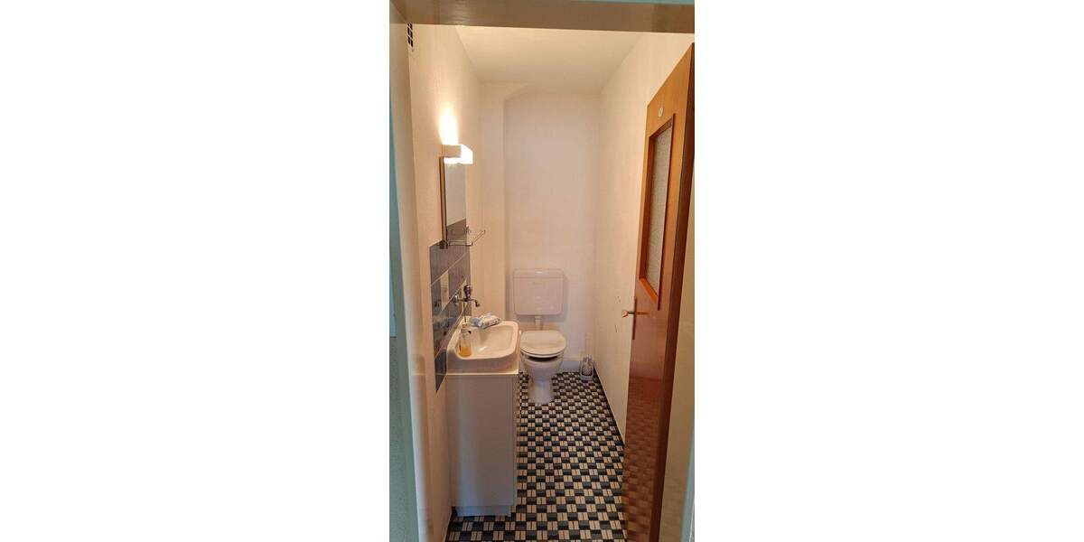 Einfamilienhaus Retzstadt - 8 Zimmer, 185 m&sup2;, 295.000&euro; | Angebot:25716350