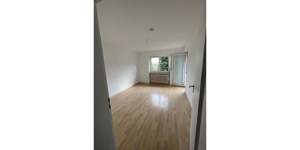 Etagenwohnung Dittelbrunn - 3 Zimmer, 100 m&sup2;, 850&euro; | Angebot:25875128