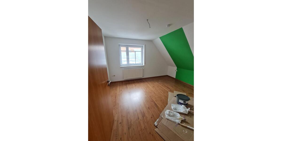 Dachgeschoßwohnung Schwarzach am Main - 6.5 Zimmer, 144 m&sup2;, 1.350&euro; | Angebot:25353316