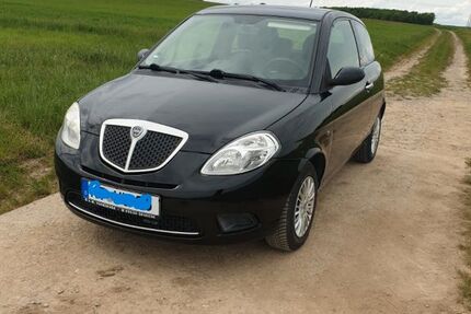 Lancia Ypsilon 88.000 km 2.000 &euro; Prichsenstadt 97357