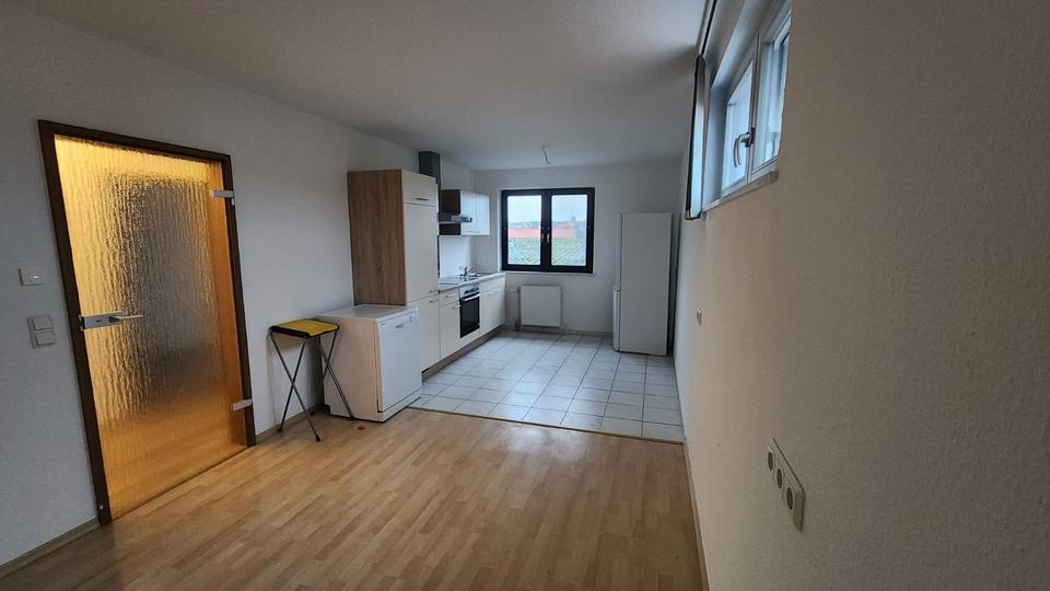 Etagenwohnung Hohenroth - 4 Zimmer, 130 m&sup2;, 1.000&euro; | Angebot:20981297