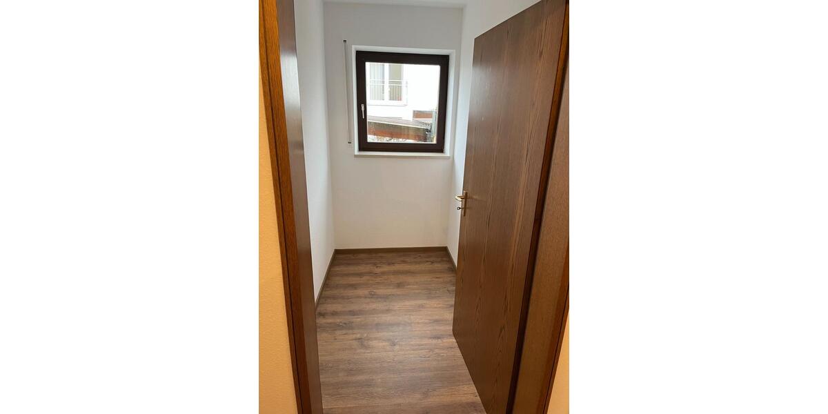 Erdgeschoßwohnung Bad Kissingen - 4.5 Zimmer, 120 m&sup2;, 1.350&euro; | Angebot:25637740