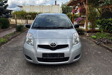 Toyota Yaris 125.183 km 3.500 &euro; Bad Kissingen 97688