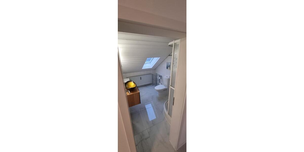 Dachgeschoßwohnung Bergrheinfeld - 2 Zimmer, 35 m&sup2;, 450&euro; | Angebot:25379433