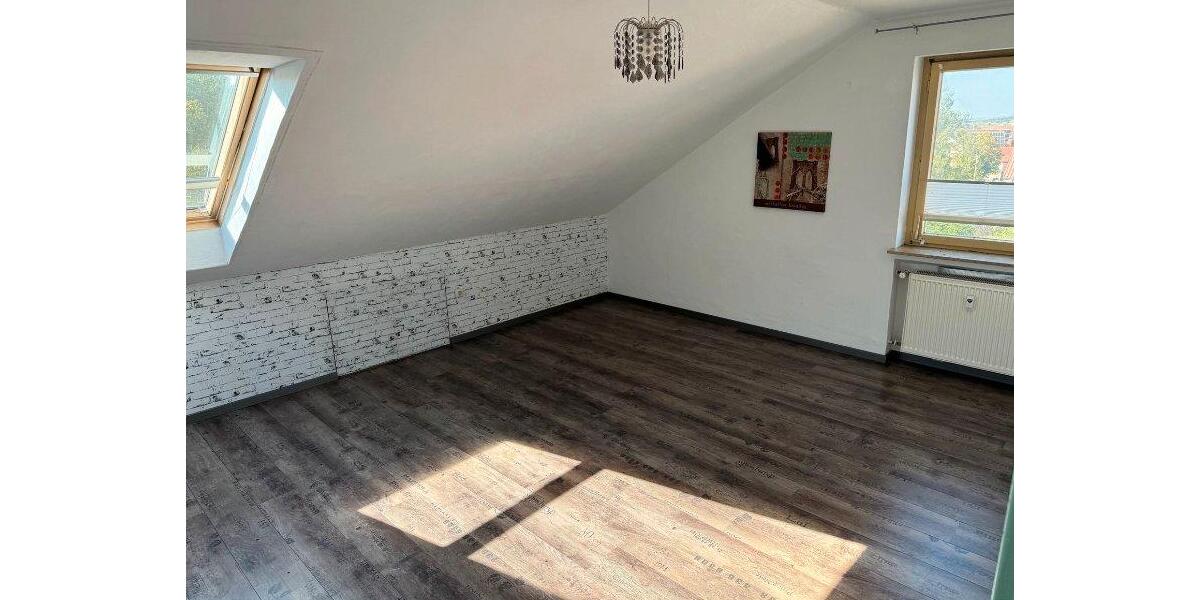 Dachgeschoßwohnung Donnersdorf - 3.5 Zimmer, 65 m&sup2;, 660&euro; | Angebot:26021030