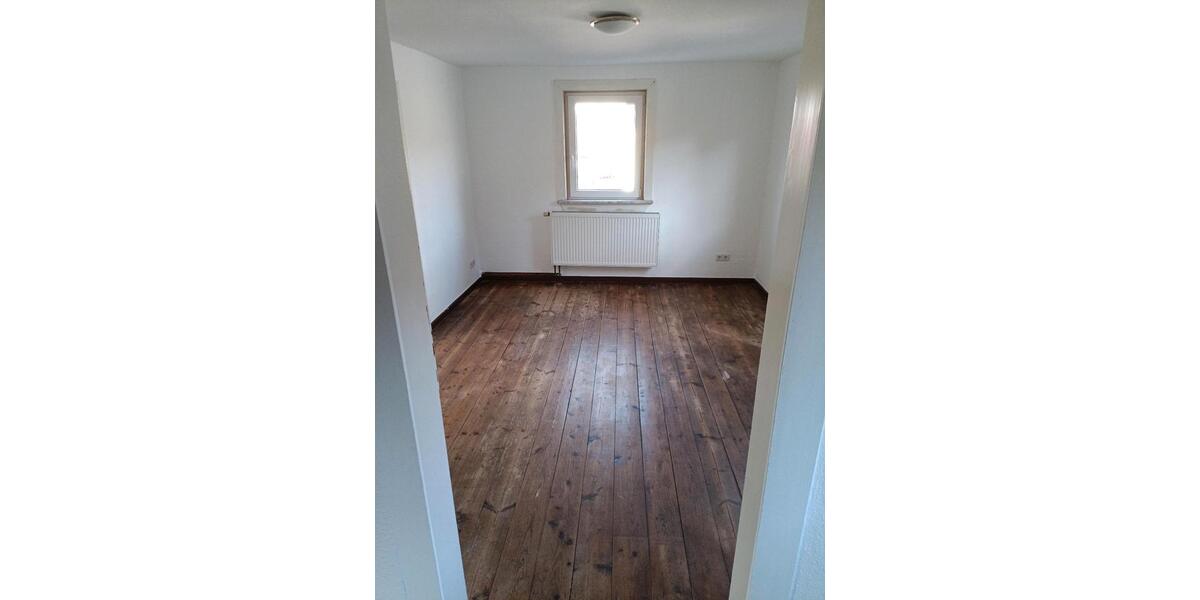 Einfamilienhaus Hammelburg - 9 Zimmer, 113 m&sup2;, 650&euro; | Angebot:25603624