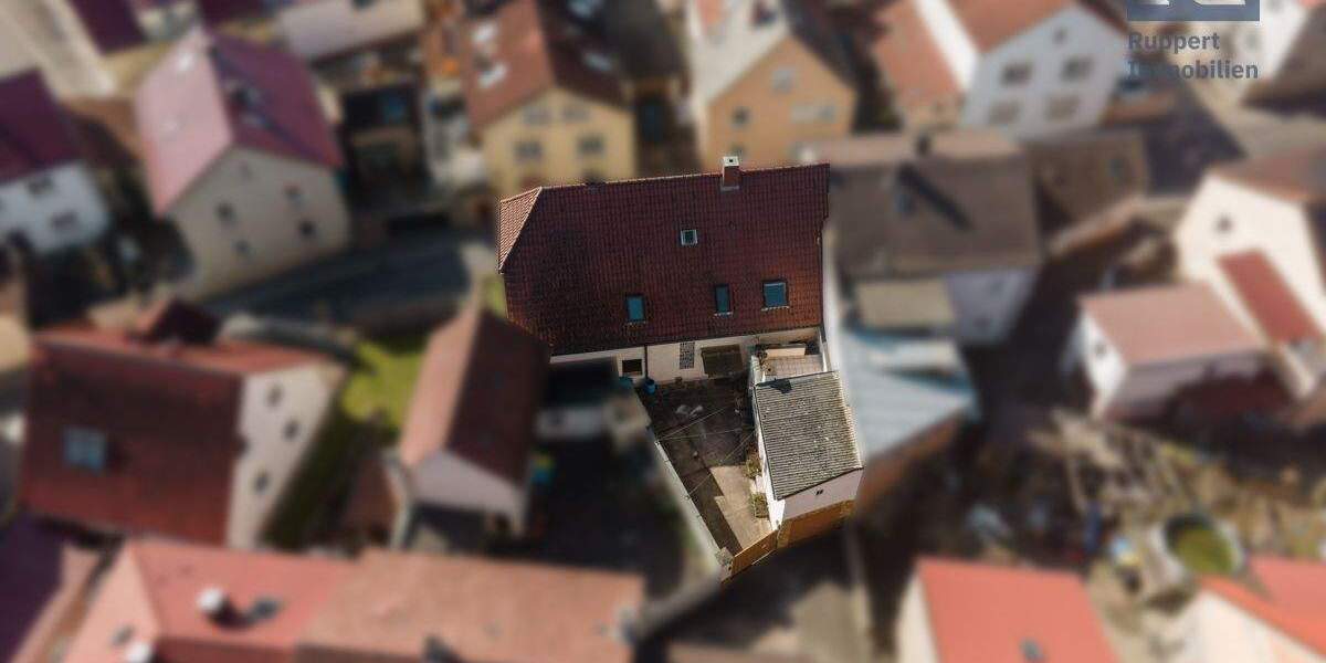 Mehrfamilienhaus, Wohnhaus Rimpar - 6 Zimmer, 187 m&sup2;, 278.000&euro; | Angebot:25909246