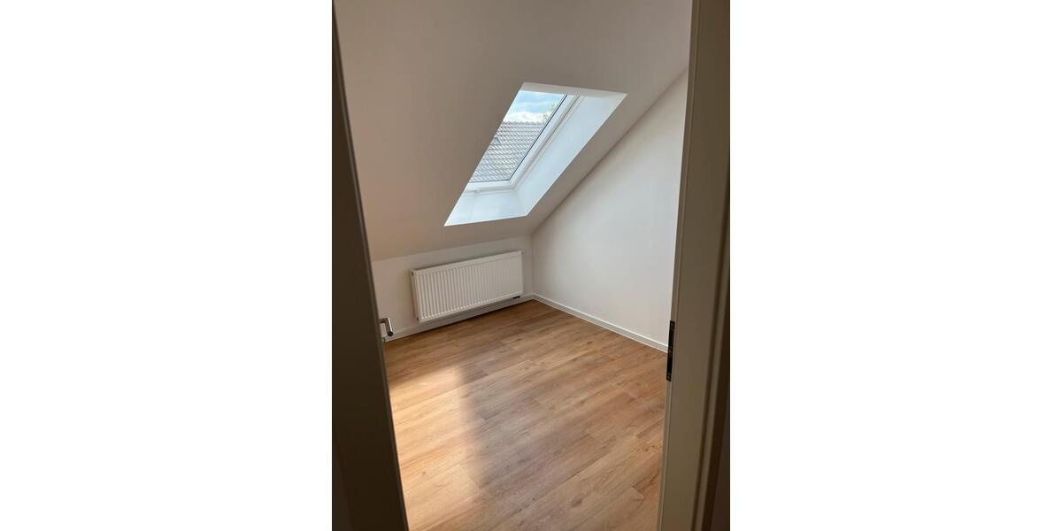 Dachgeschoßwohnung Grafenrheinfeld - 3 Zimmer, 65 m&sup2;, 650&euro; | Angebot:26686962