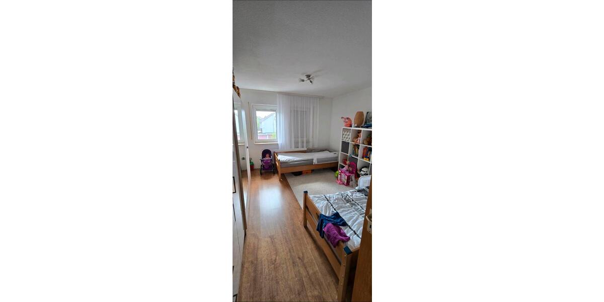 Etagenwohnung Niederwerrn - 3 Zimmer, 80 m&sup2;, 220.000&euro; | Angebot:27002270