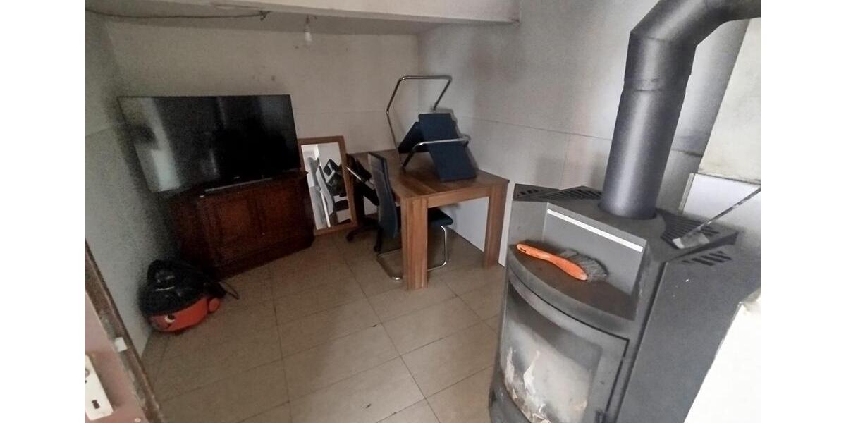 Mehrfamilienhaus, Wohnhaus Geldersheim - 9 Zimmer, 180 m&sup2;, 149.000&euro; | Angebot:27014385
