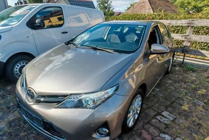 Toyota Auris 140.850 km 7.900 &euro; Sommerach 97334