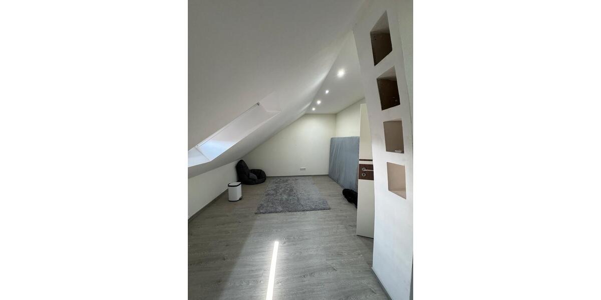 Dachgeschoßwohnung Schwebheim - 2.5 Zimmer, 70 m&sup2;, 700&euro; | Angebot:25420756