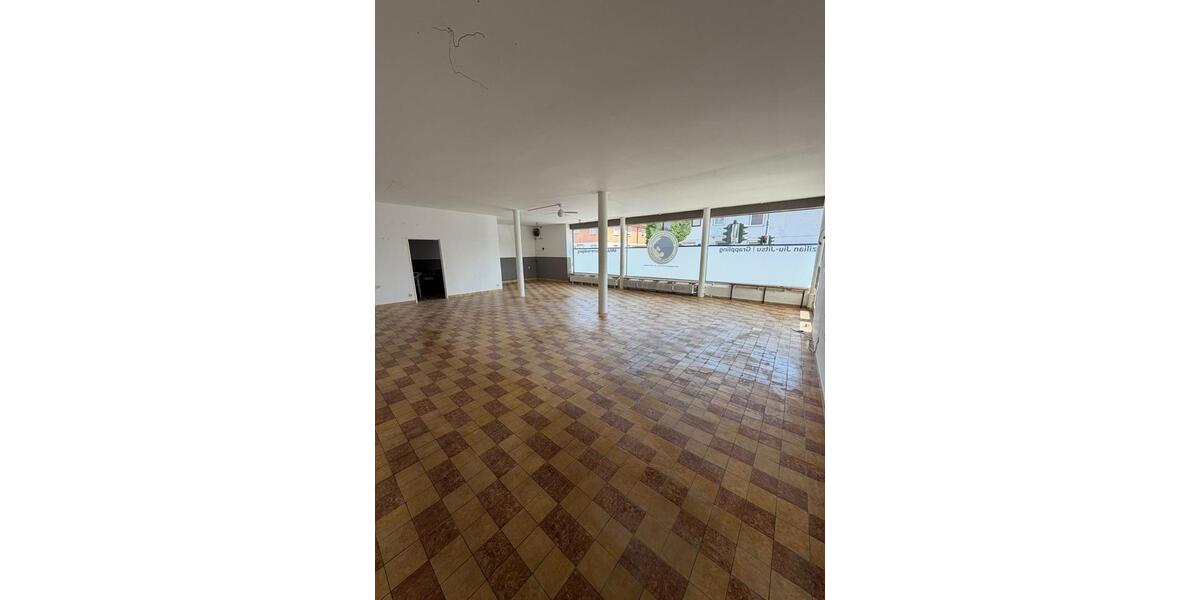 Erdgeschoßwohnung Schweinfurt Haardt - 6 Zimmer, 238 m&sup2;, 249.800&euro; | Angebot:26951755