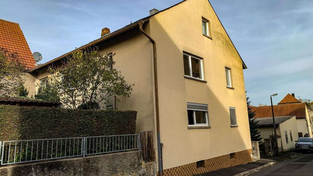 Einfamilienhaus Burggrumbach Burggrumbach - 10 Zimmer, 286 m&sup2;, 379.000&euro; | Angebot:25235467