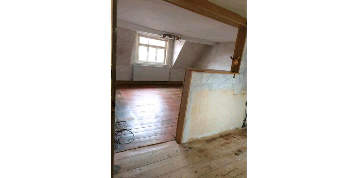 Einfamilienhaus Sulzfeld - 11 Zimmer, 208 m&sup2;, 149.000&euro; | Angebot:23488843