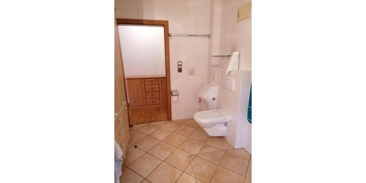 Einfamilienhaus Schweinfurt Bellevue - 2 Zimmer, 124 m&sup2;, 1.250&euro; | Angebot:26048186