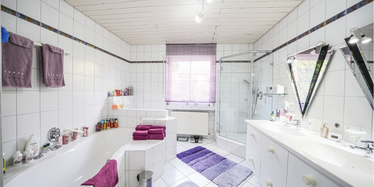 Sehr gepflegtes, freistehendes Mehrfamilien- Generationenhaus, zur Eigennutzung und Kapitalanlage - Mehrfamilienhaus, Wohnhaus Poppenhausen | Angebot:25374817