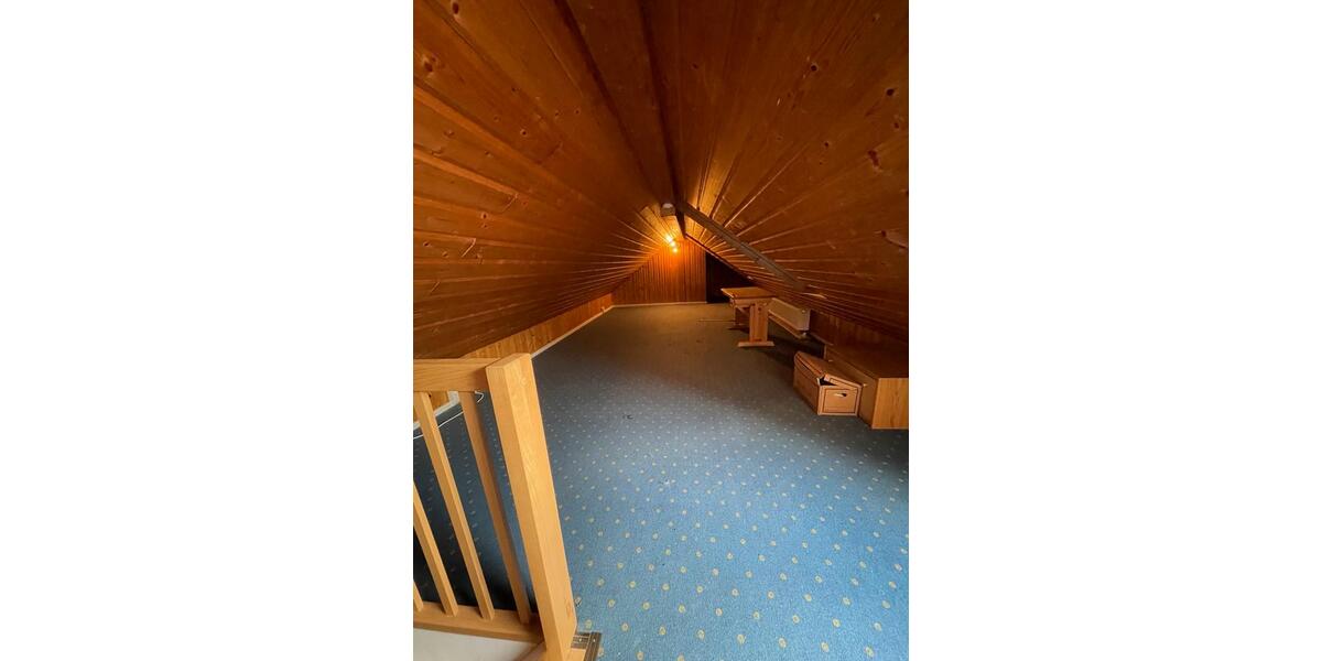 Dachgeschoßwohnung Elfershausen - 3 Zimmer, 80 m&sup2;, 900&euro; | Angebot:26025710