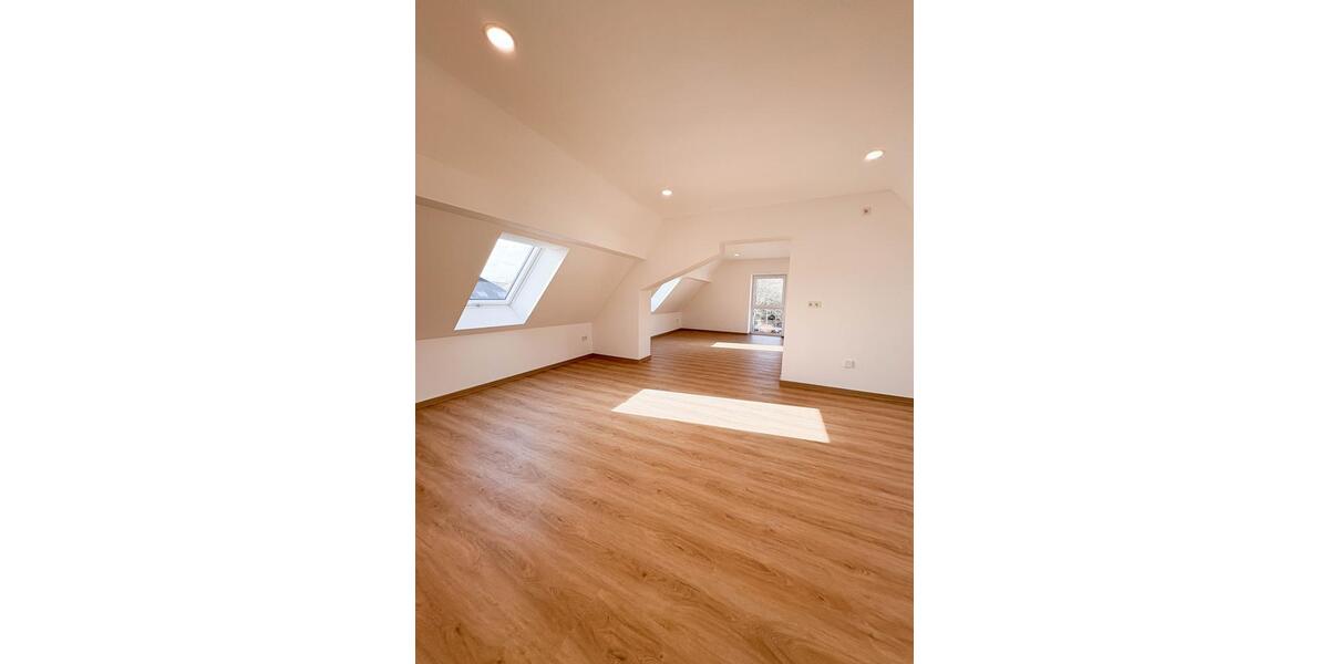 Dachgeschoßwohnung Estenfeld - 2 Zimmer, 77 m&sup2;, 990&euro; | Angebot:25415392