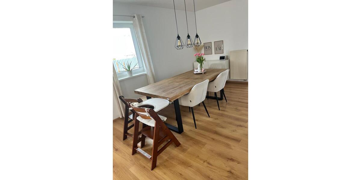 Erdgeschoßwohnung Schwanfeld - 4 Zimmer, 125 m&sup2;, 1.300&euro; | Angebot:25945289