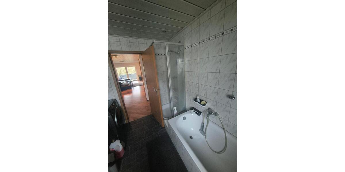 Etagenwohnung Niederwerrn - 3 Zimmer, 92 m&sup2;, 800&euro; | Angebot:25935691