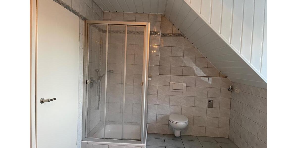 Doppelhaushälfte Werneck - 5.5 Zimmer, 150 m&sup2;, 1.500&euro; | Angebot:25239384