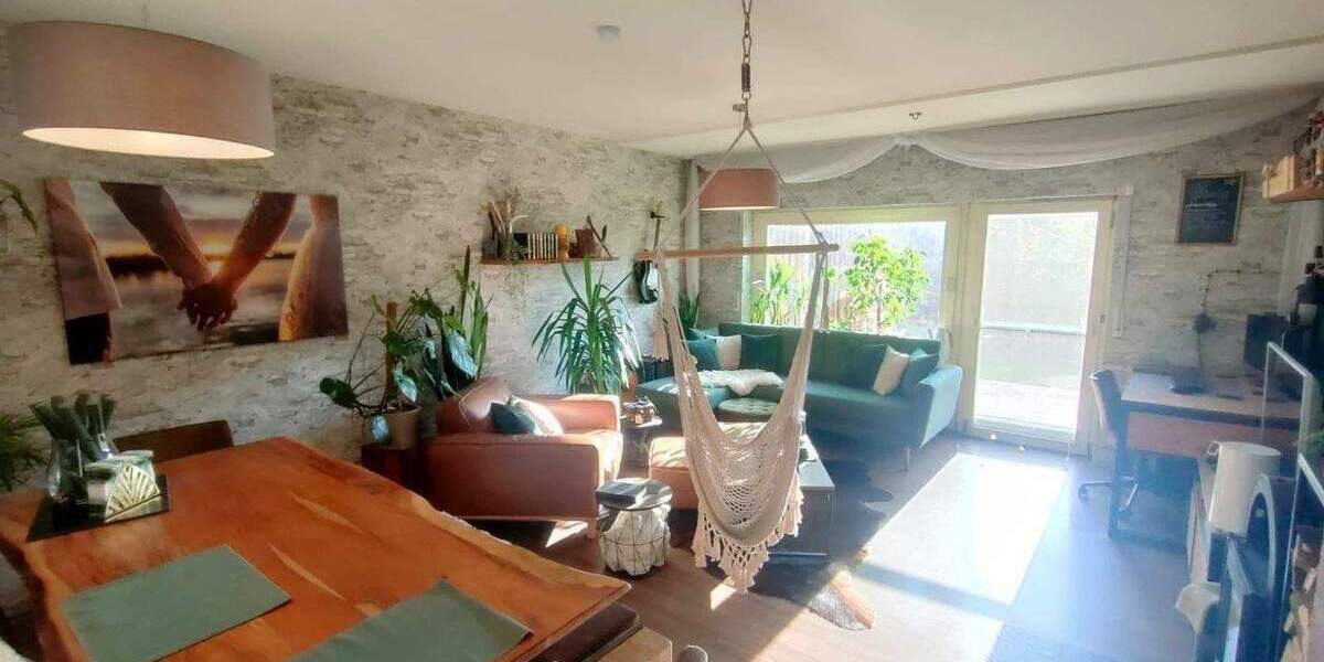 Mehrfamilienhaus, Wohnhaus Niederwerrn - 9 Zimmer, 240 m&sup2;, 430.000&euro; | Angebot:25909016