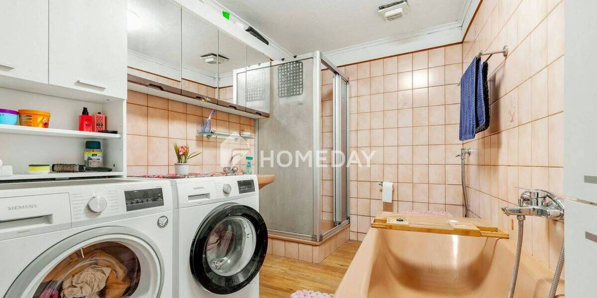 Einfamilienhaus Bergtheim Opferbaum - 8 Zimmer, 220 m&sup2;, 335.000&euro; | Angebot:25684249