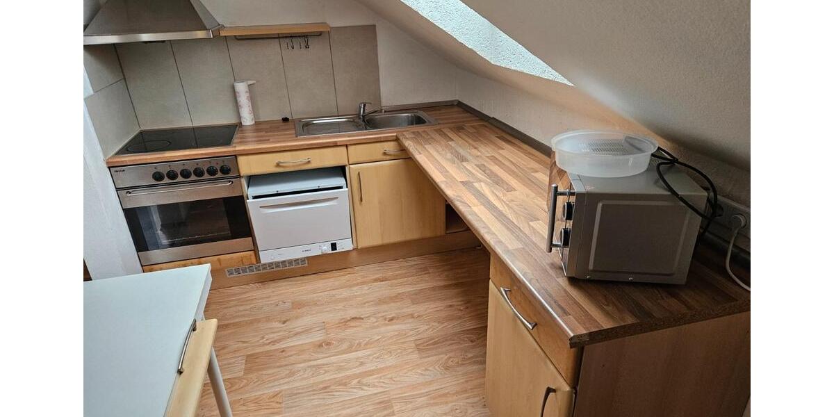 Dachgeschoßwohnung Hohenroth - 2.5 Zimmer, 65 m&sup2;, 470&euro; | Angebot:26033540