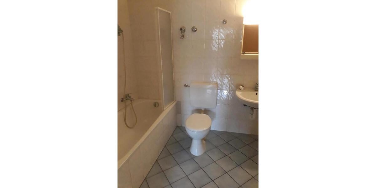 Erdgeschoßwohnung Rimpar - 3 Zimmer, 80 m&sup2;, 880&euro; | Angebot:26039854