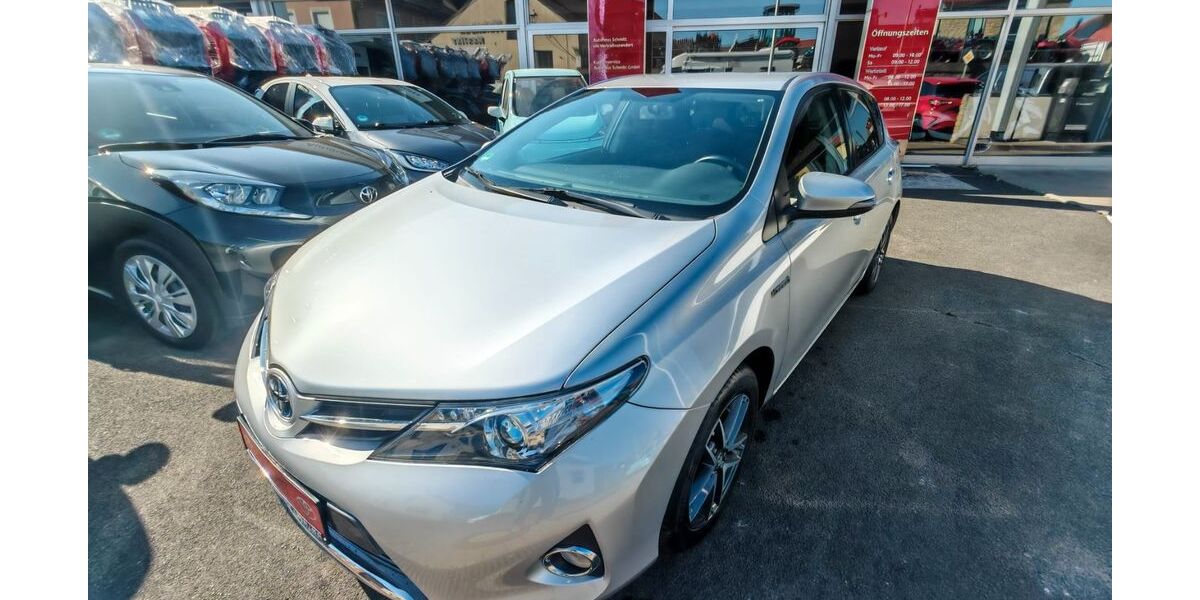 Toyota Auris 71.800 km 13.900 &euro; Sommerach 97334