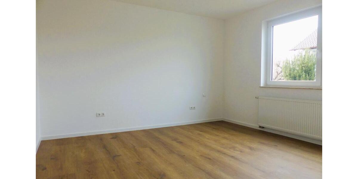 Mehrfamilienhaus, Wohnhaus Schwanfeld - 8 Zimmer, 200 m&sup2;, 425.000&euro; | Angebot:25921064