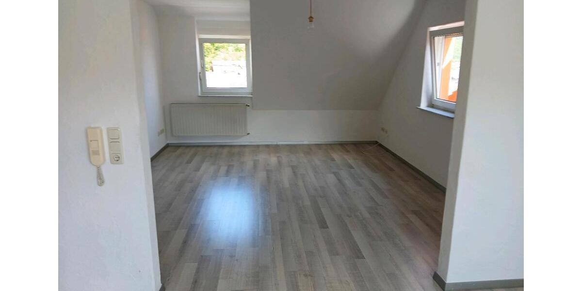 Dachgeschoßwohnung Hohenroth - 2.5 Zimmer, 98 m&sup2;, 620&euro; | Angebot:26515790