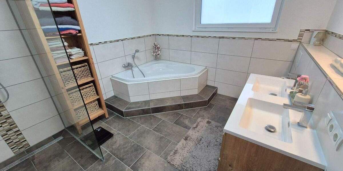 Einfamilienhaus Bad Kissingen - 6 Zimmer, 155 m&sup2;, 620.000&euro; | Angebot:25664868