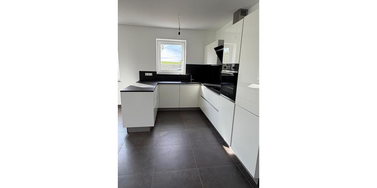 Erdgeschoßwohnung Hofheim in Unterfranken - 3 Zimmer, 98 m&sup2;, 1.190&euro; | Angebot:26635805