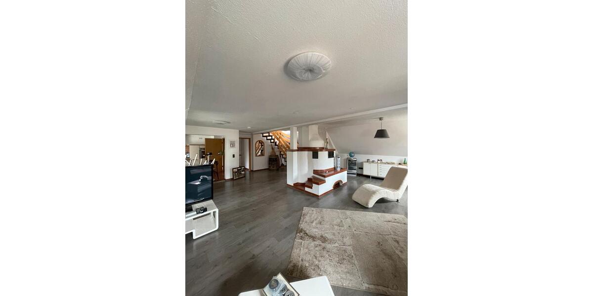 Dachgeschoßwohnung Haßfurt - 3 Zimmer, 120 m&sup2;, 800&euro; | Angebot:25449945