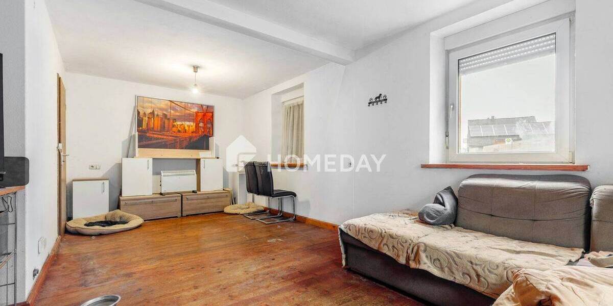 Einfamilienhaus Bergtheim Opferbaum - 8 Zimmer, 220 m&sup2;, 335.000&euro; | Angebot:25684249