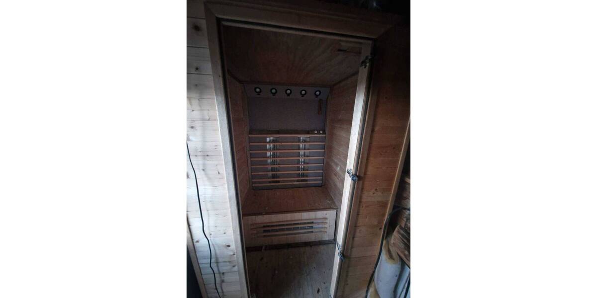 Einfamilienhaus Niederwerrn - 6 Zimmer, 129 m&sup2;, 250.000&euro; | Angebot:25664866