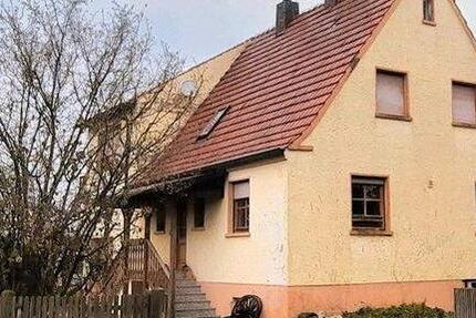 Haus Hofheim in Unterfranken - 6 Zimmer, 150 m&sup2;, 180.000&euro; | Angebot:26090015