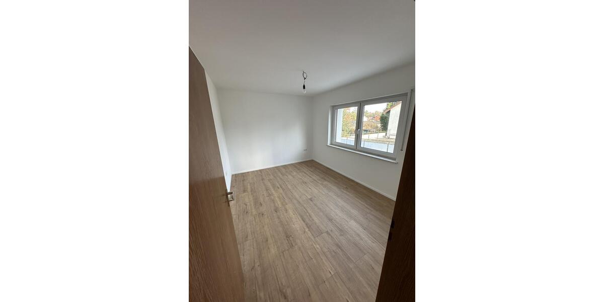 Etagenwohnung Schwebheim - 4 Zimmer, 102 m&sup2;, 1.150&euro; | Angebot:26664475